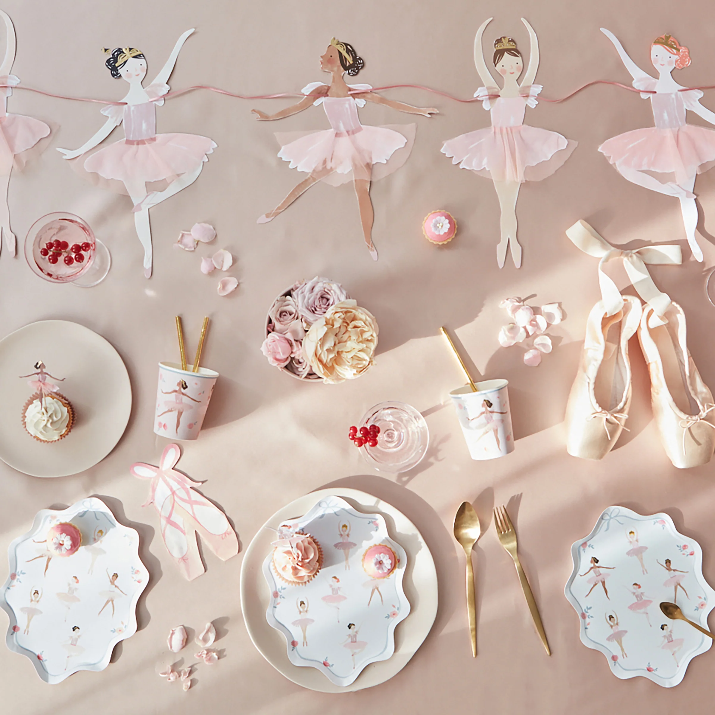 Ballerina Plates (x 8) - Image 2