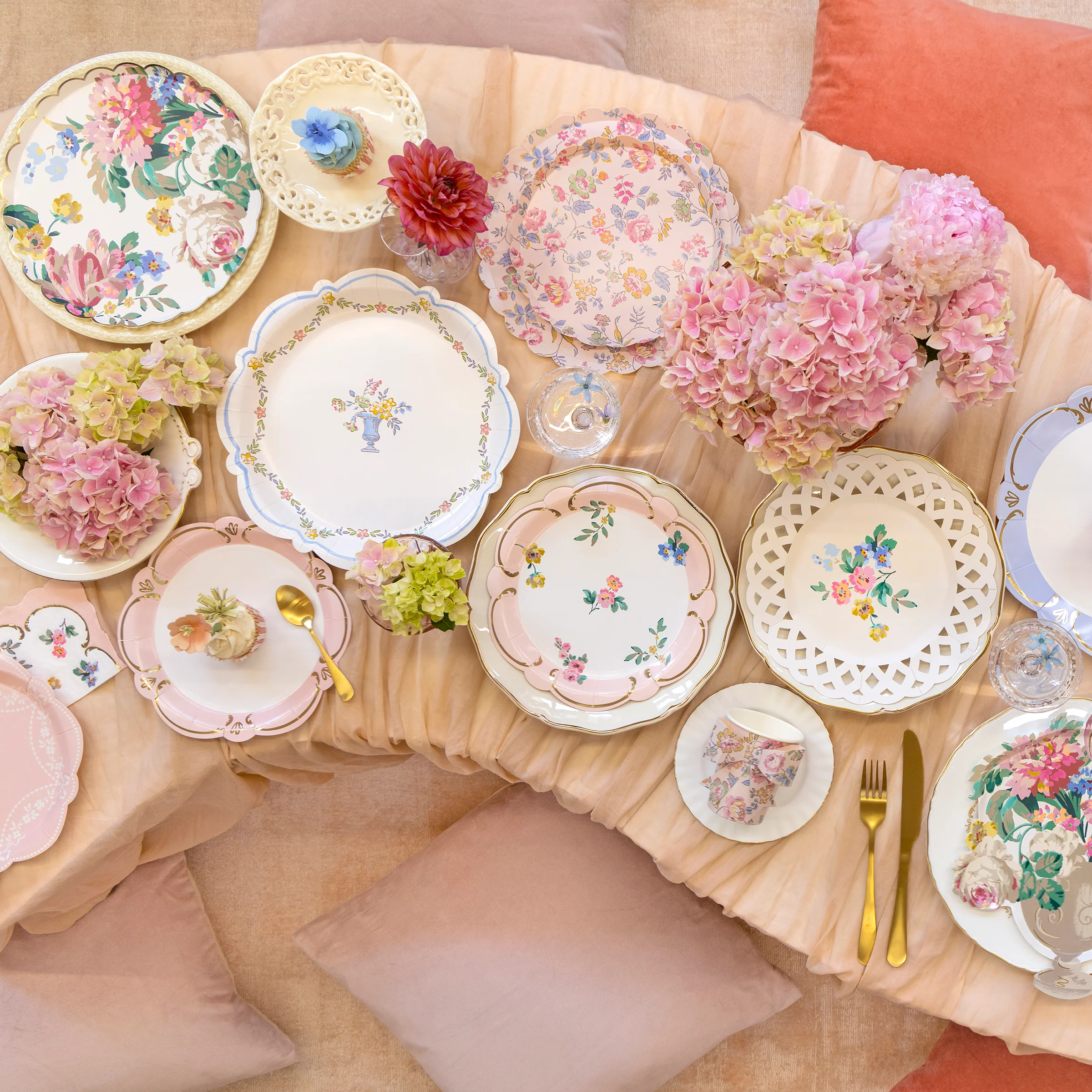 Basketweave Floral Side Plates (x 8) - Image 2