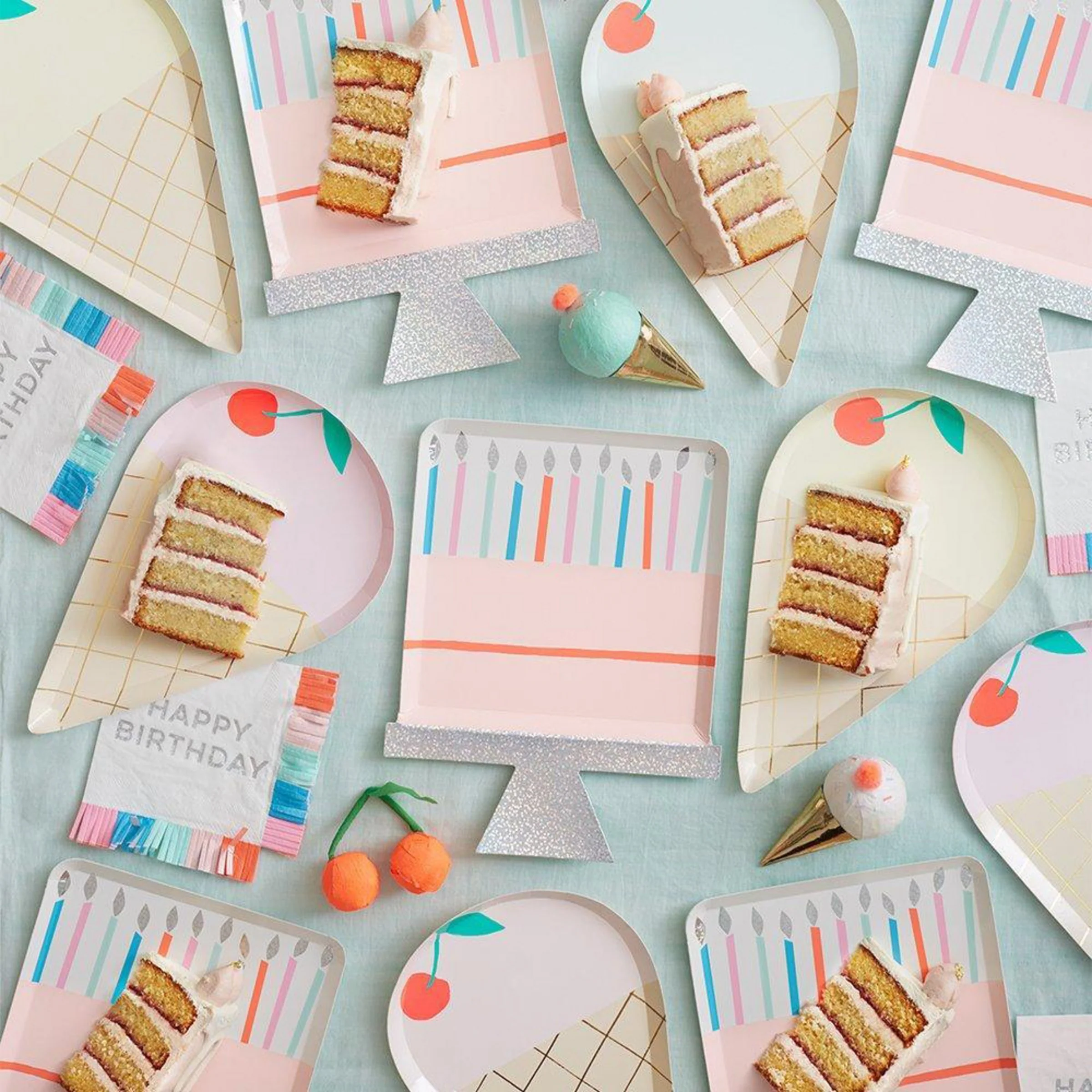 Birthday Cake Plates (x 8) - Image 4