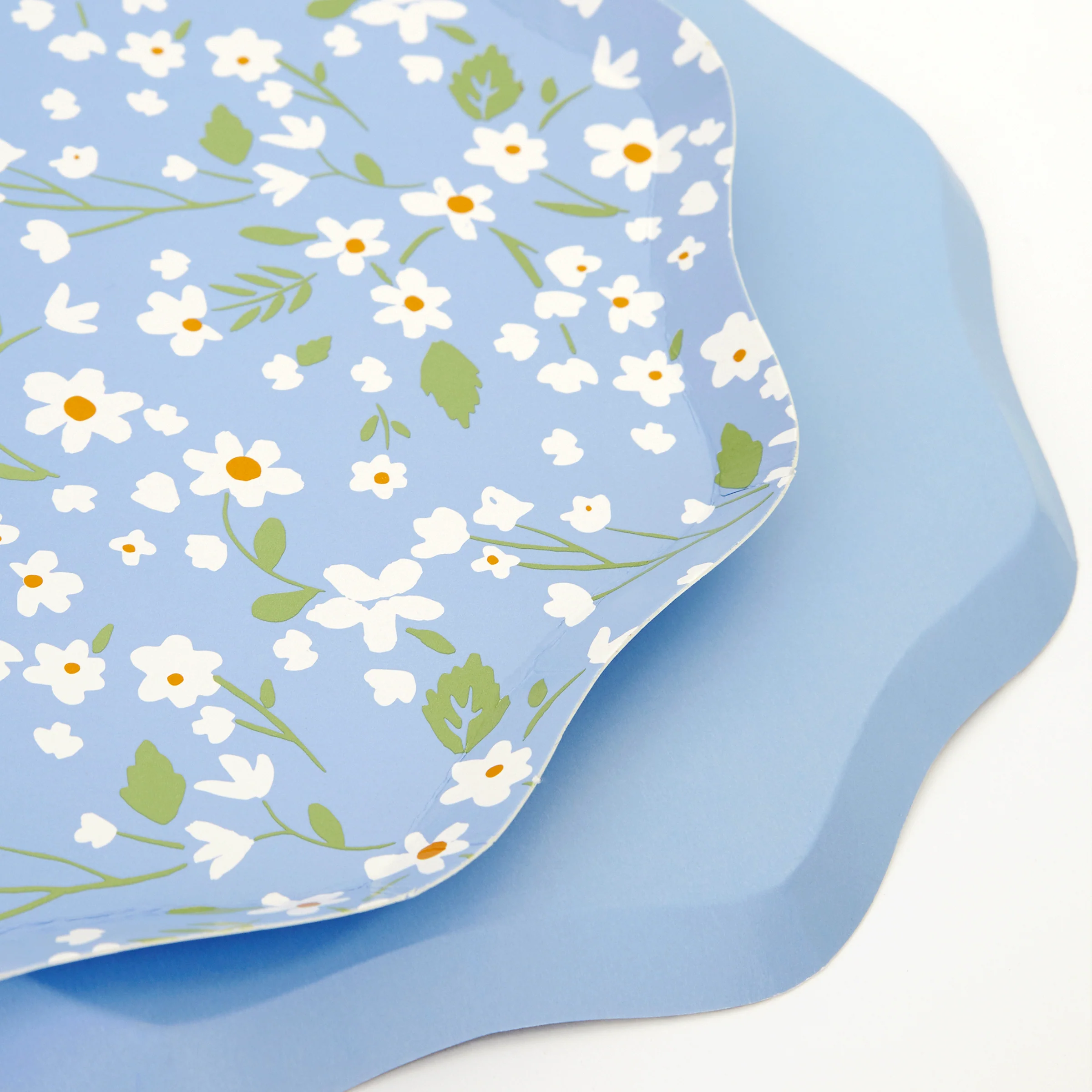 Ditsy Floral Dinner Plates (x 12) - Image 3