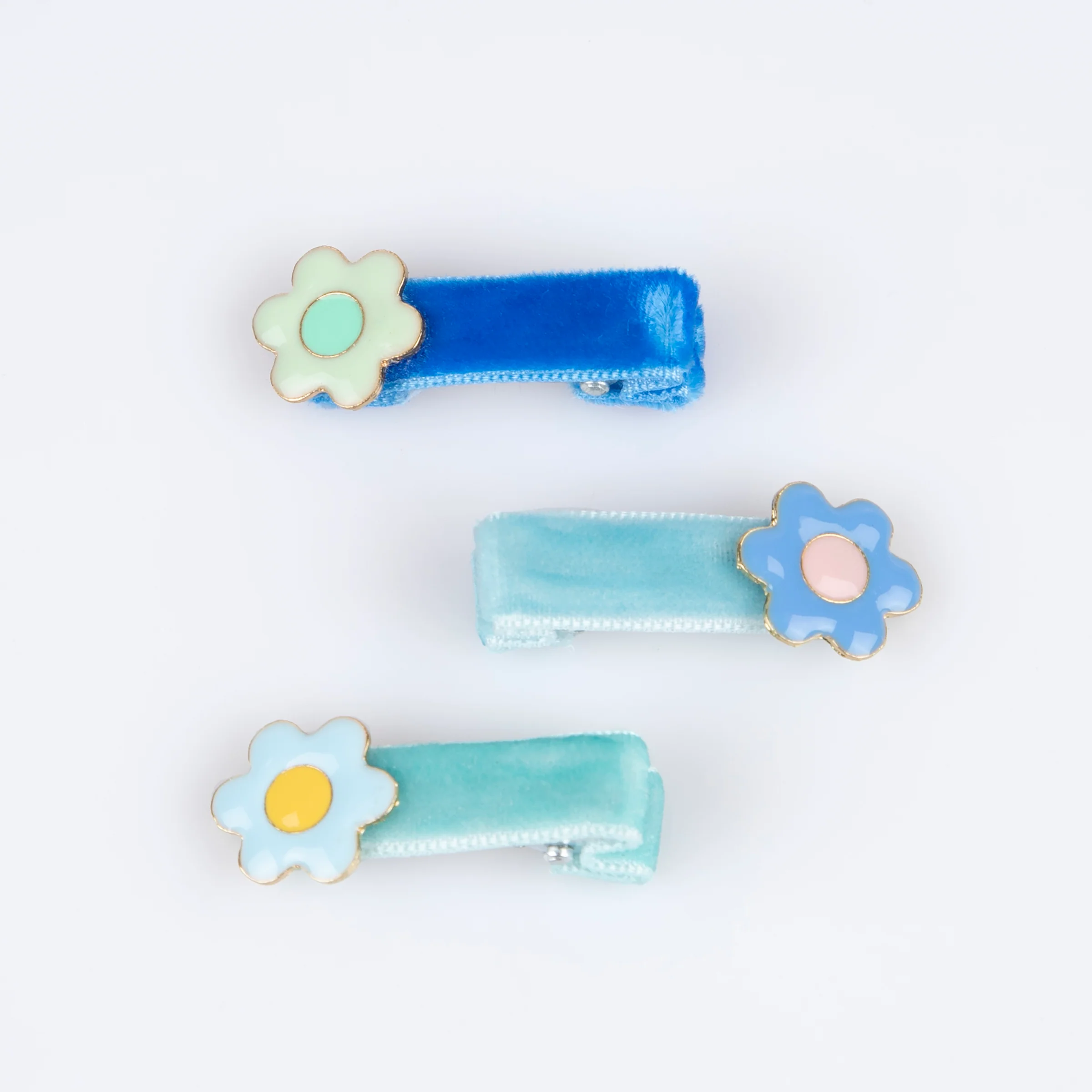 Enamel Daisy Hair Clips (x 6) - Image 4