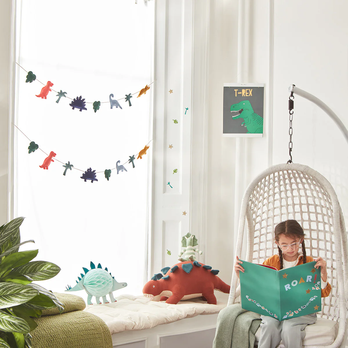 Felt Dinosaur Garland - Image 2