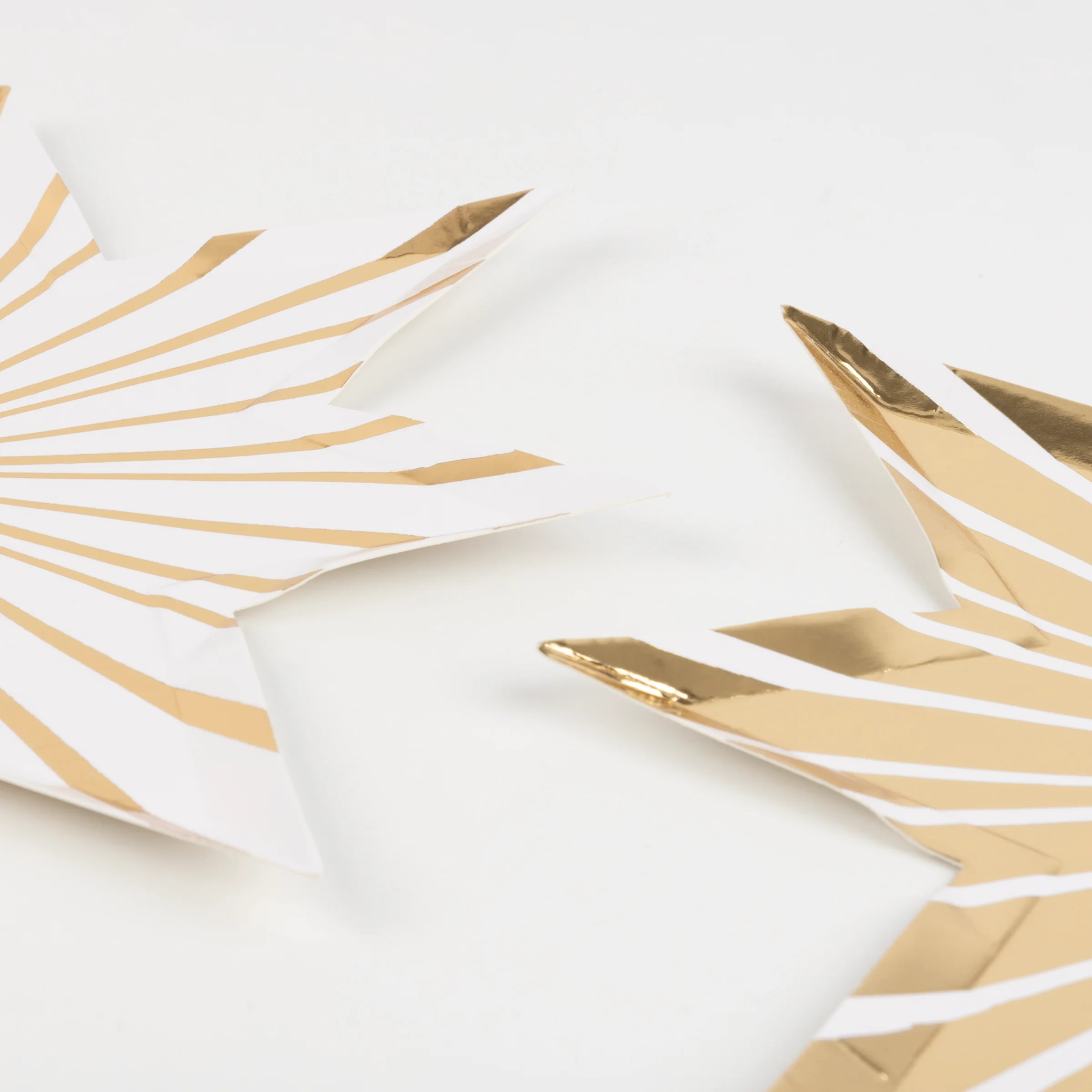 Gold Stripe Star Plates (x 8) - Image 4