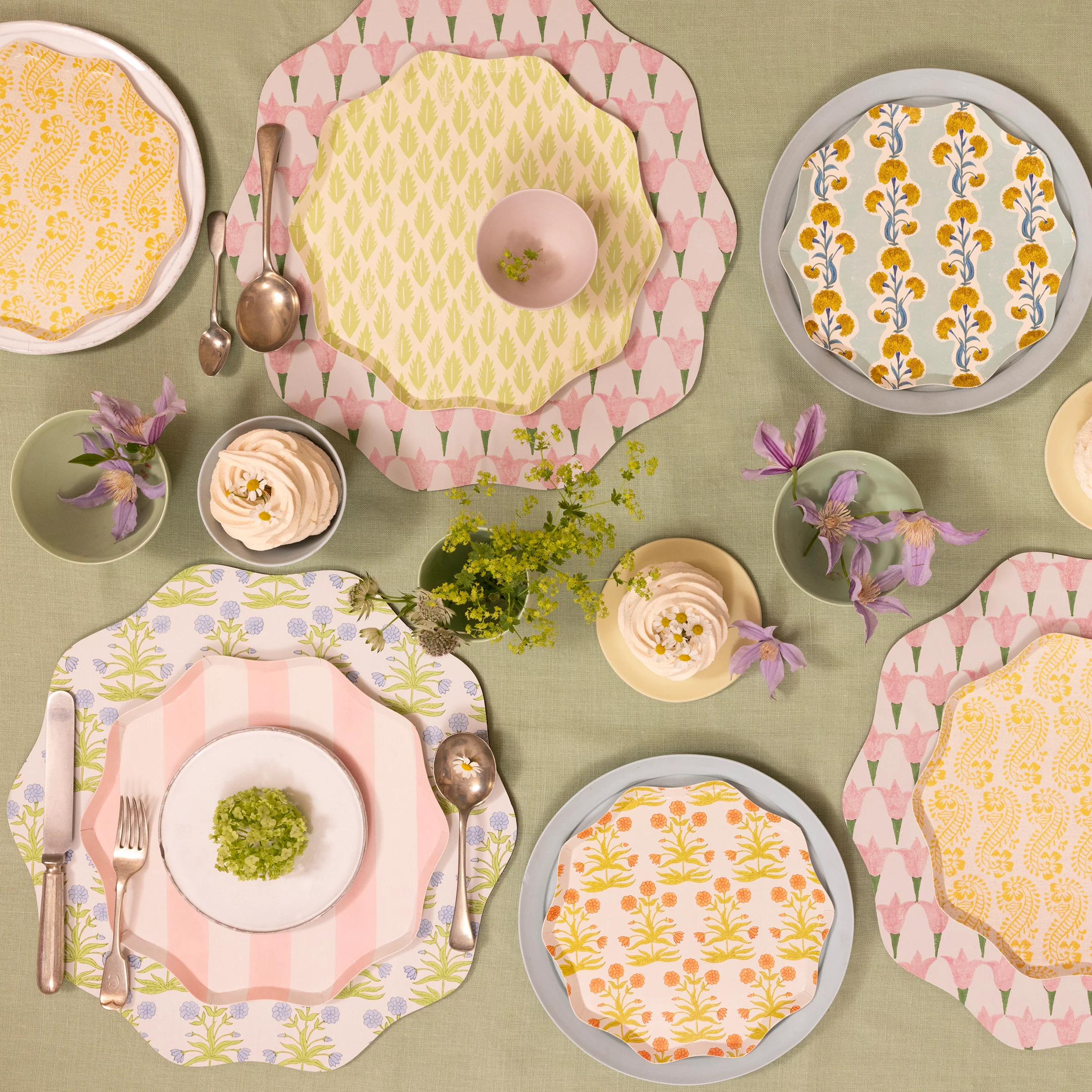 Meri Meri x Molly Mahon Blue Flower Placemat - Image 2