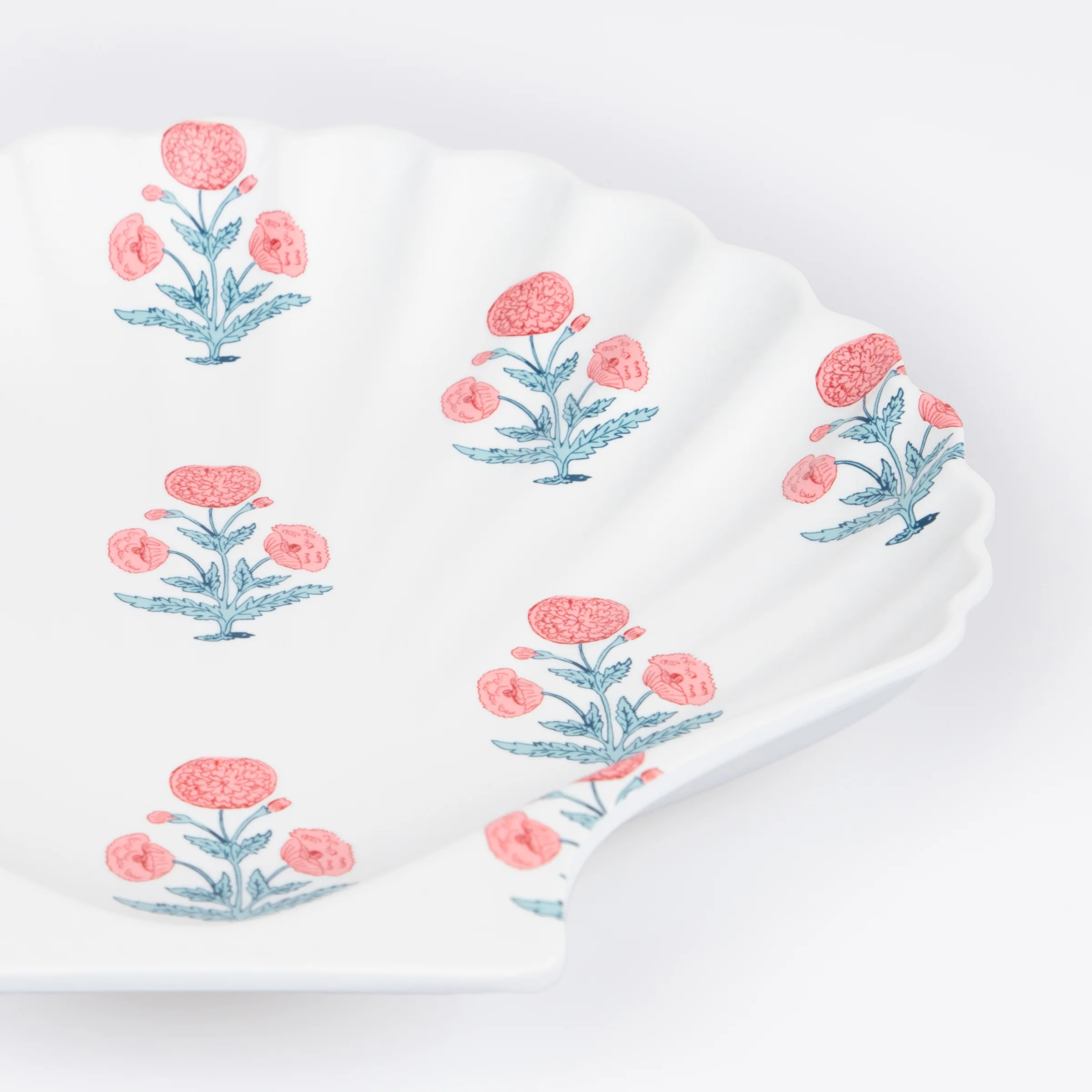 Meri Meri x Molly Mahon Reusable Shell Plates (x 4) - Image 2