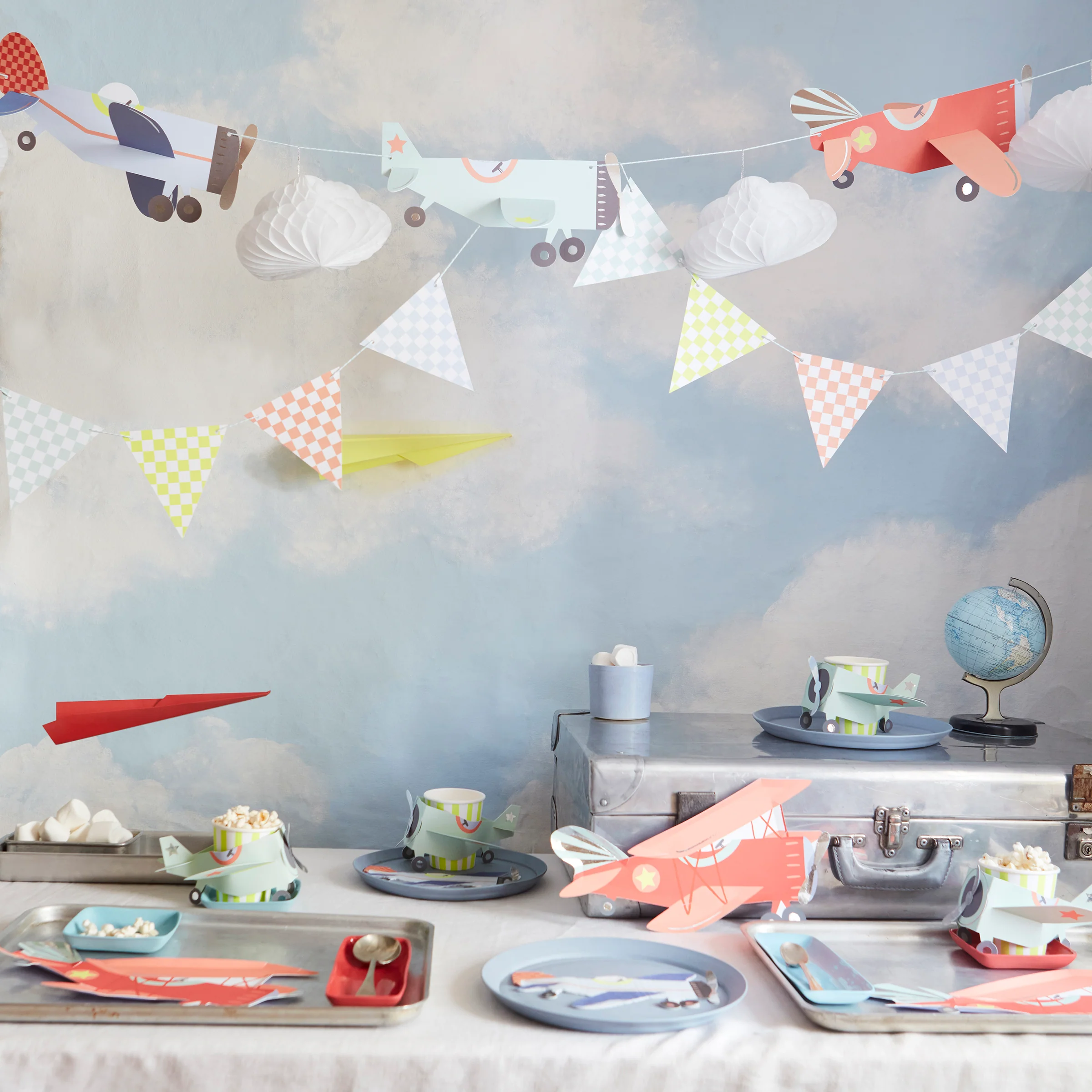 Plane Napkins (x 16) - Image 3
