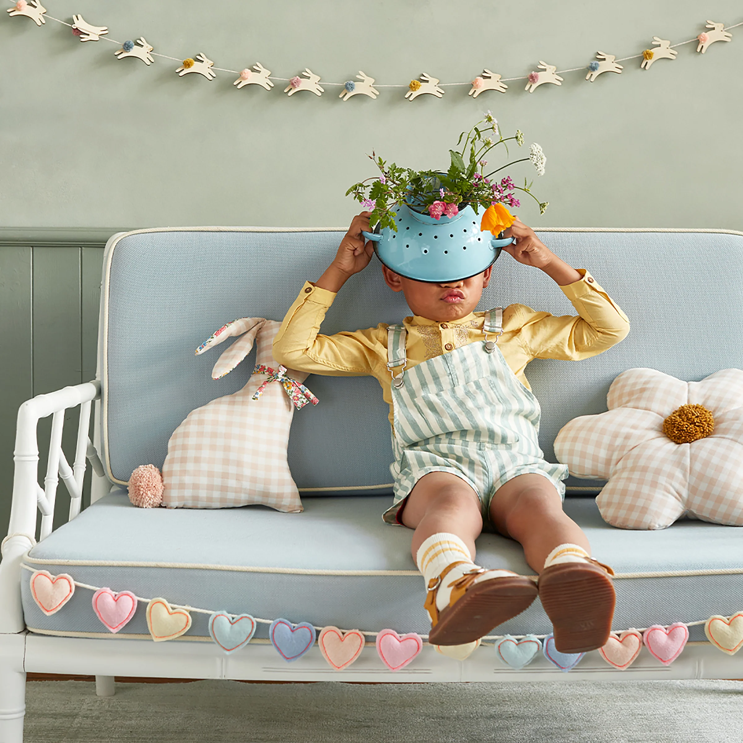 Pom Pom Daisy Cushion - Image 2