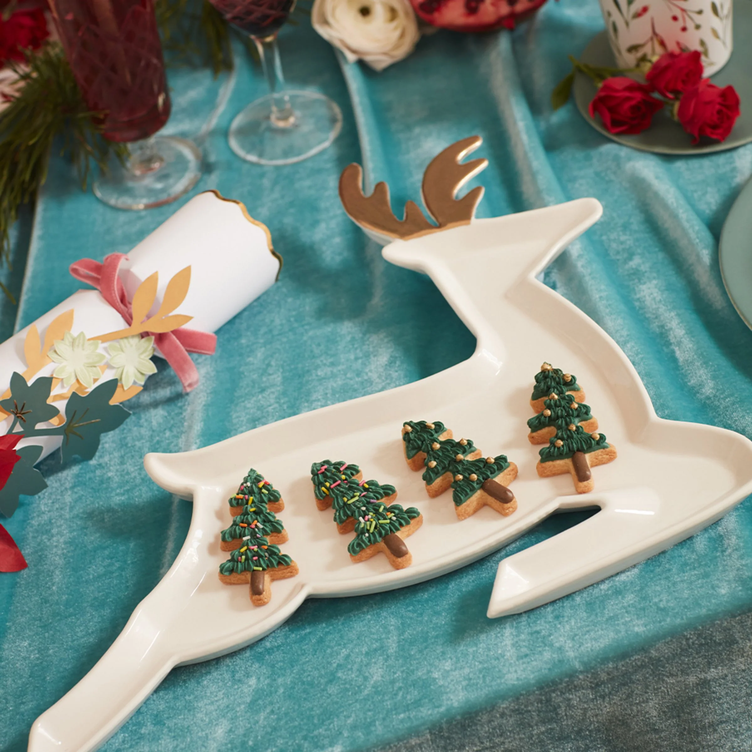 Porcelain Reindeer Plates (x 2) - Image 3