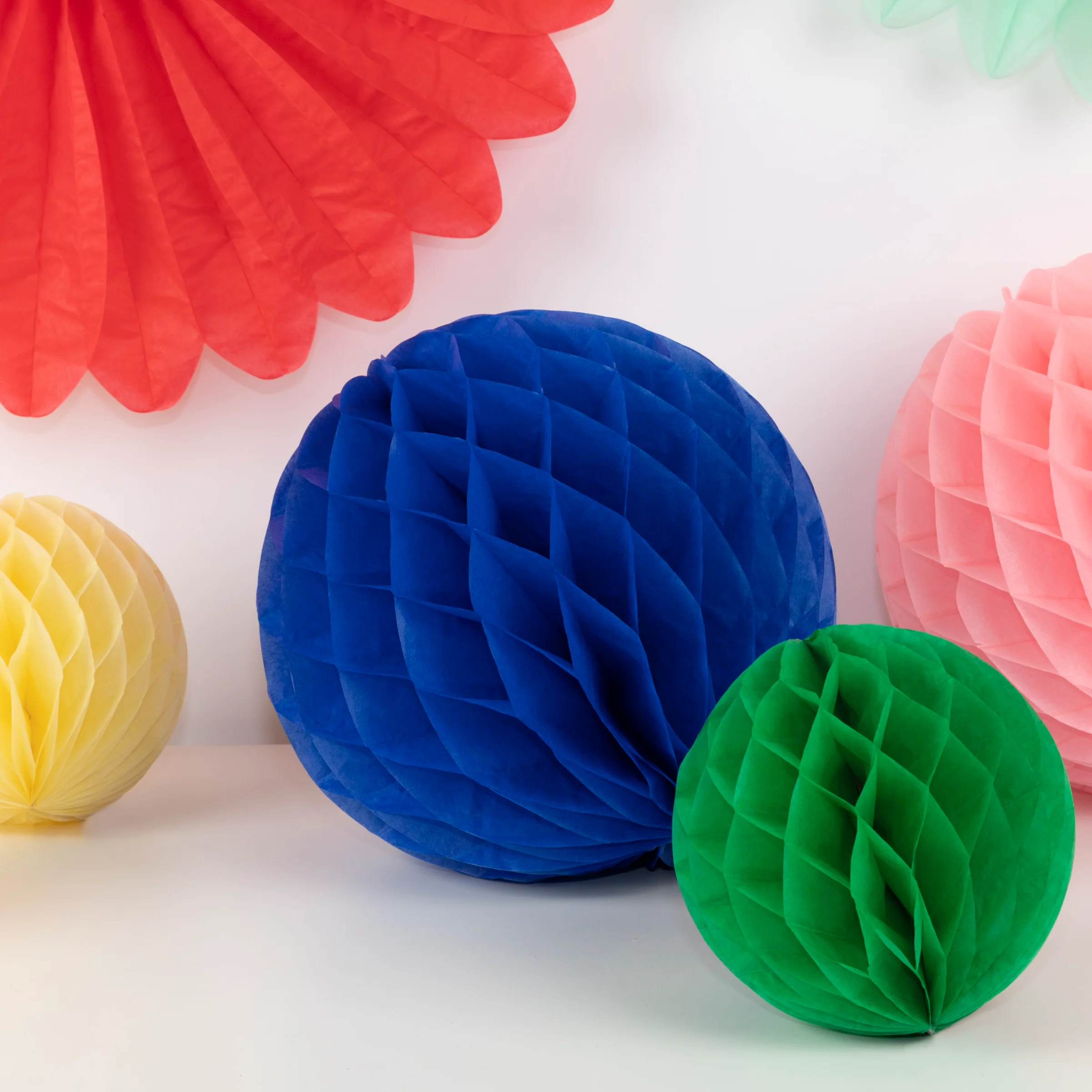 Rainbow Honeycomb Decoration Kit (x 16) - Image 3