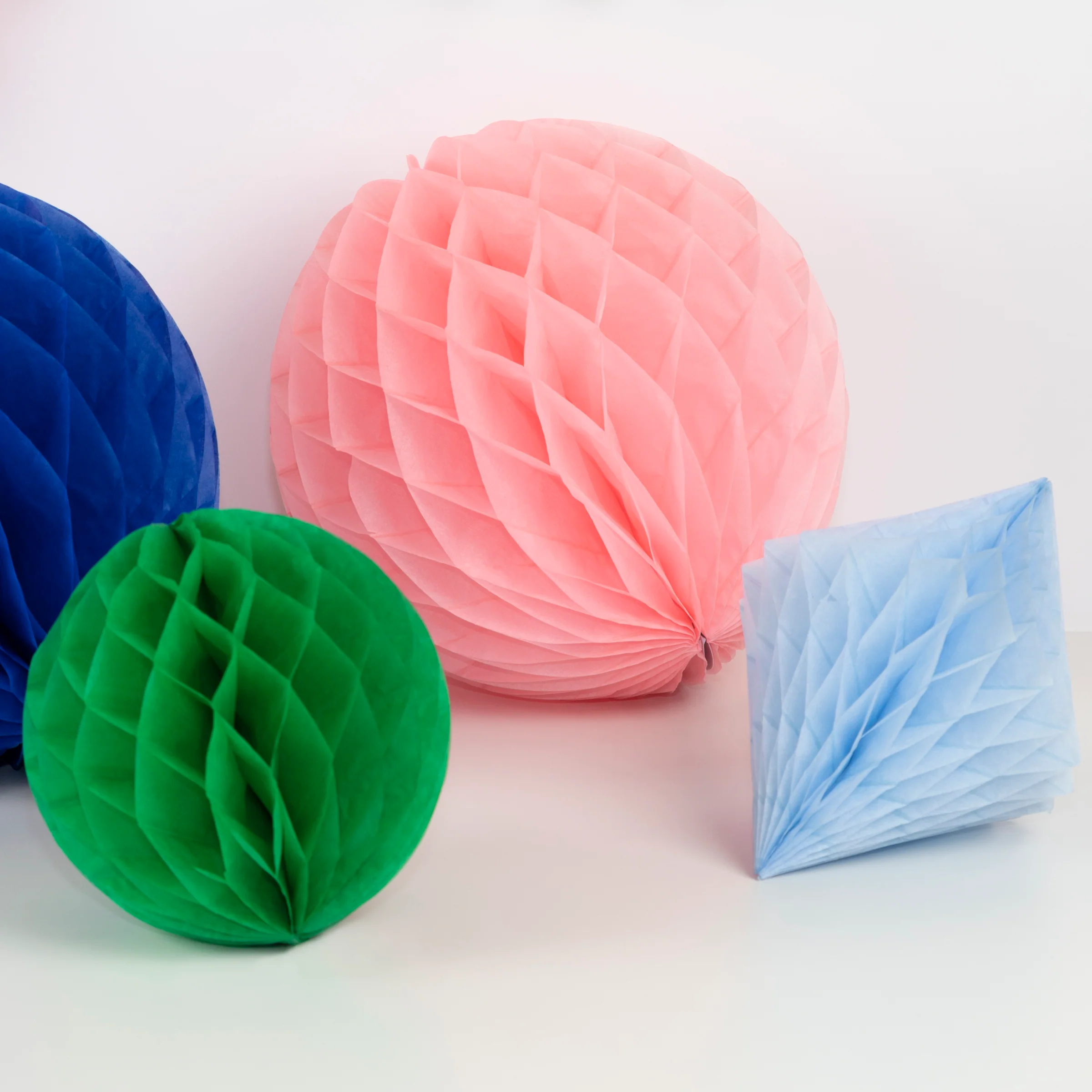 Rainbow Honeycomb Decoration Kit (x 16) - Image 4