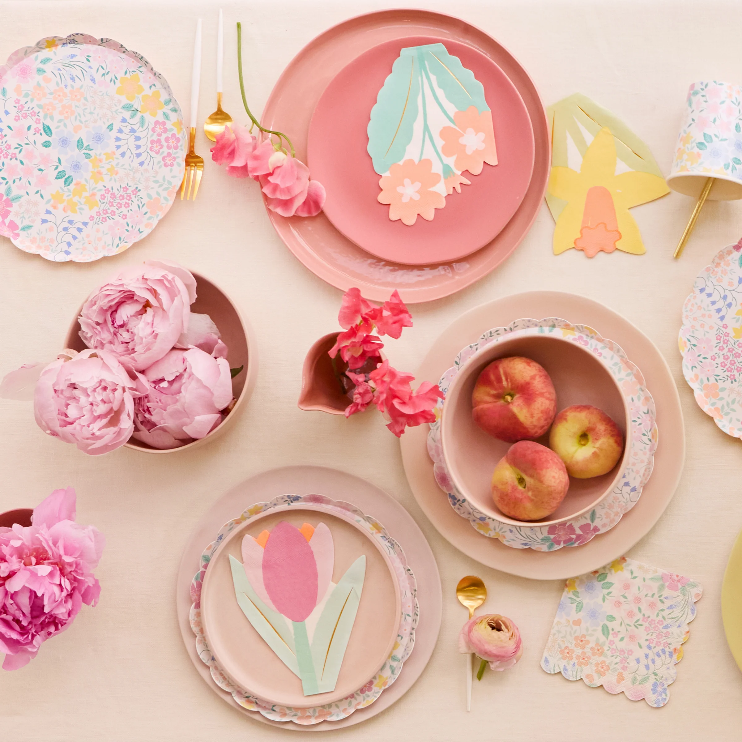 Spring Flower Napkins (x 16) - Image 2