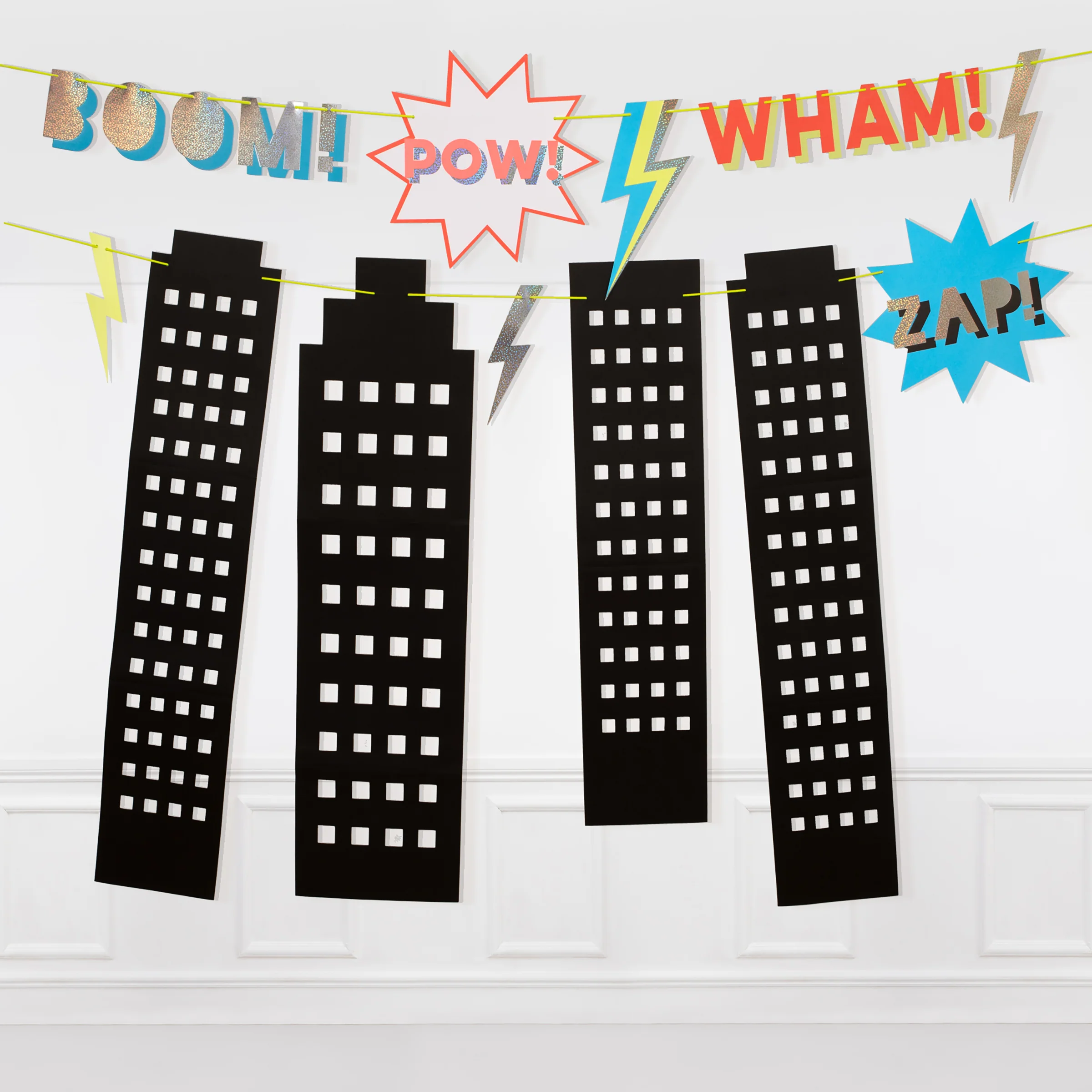 Superheroes Garland Set