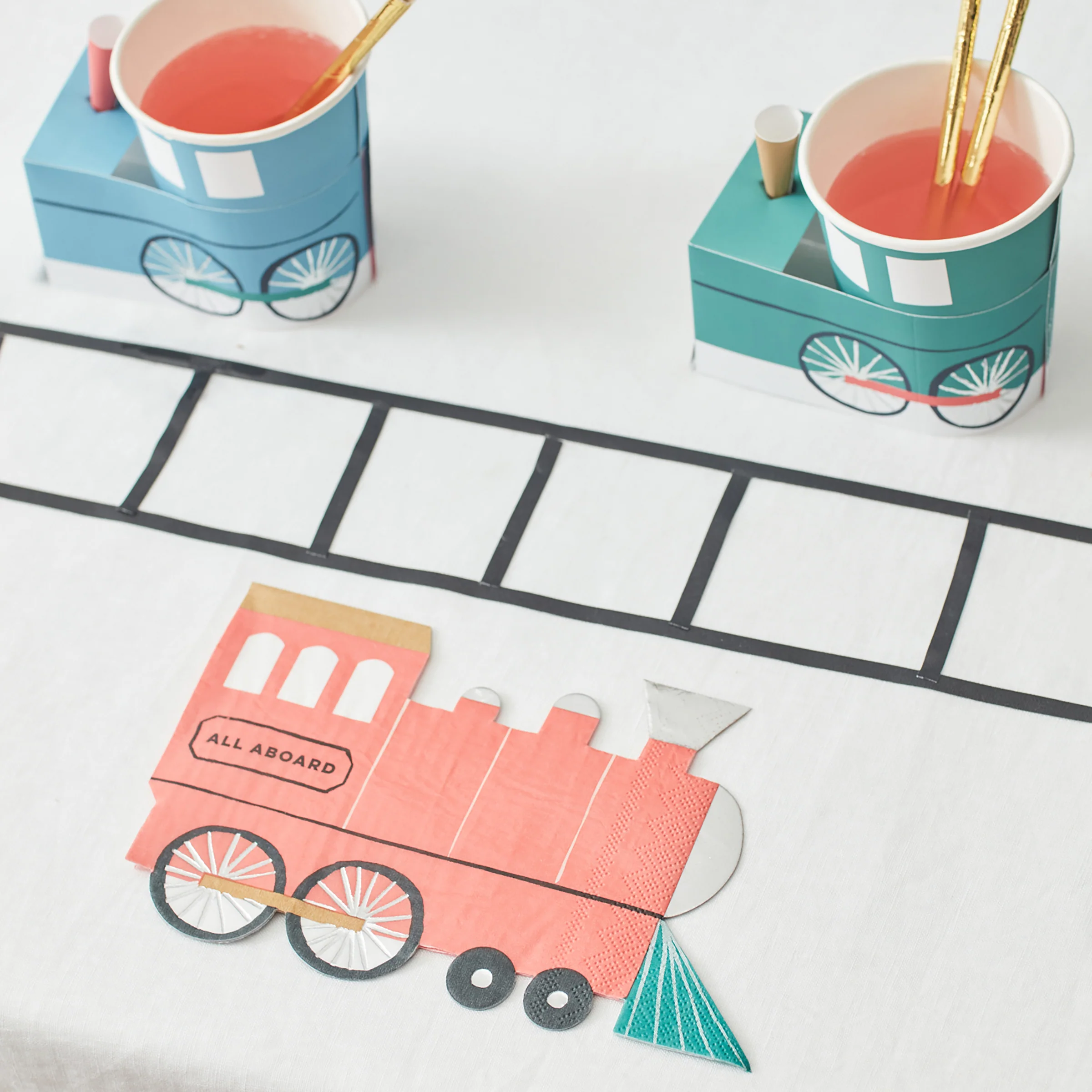 Train Napkins (x 16) - Image 2