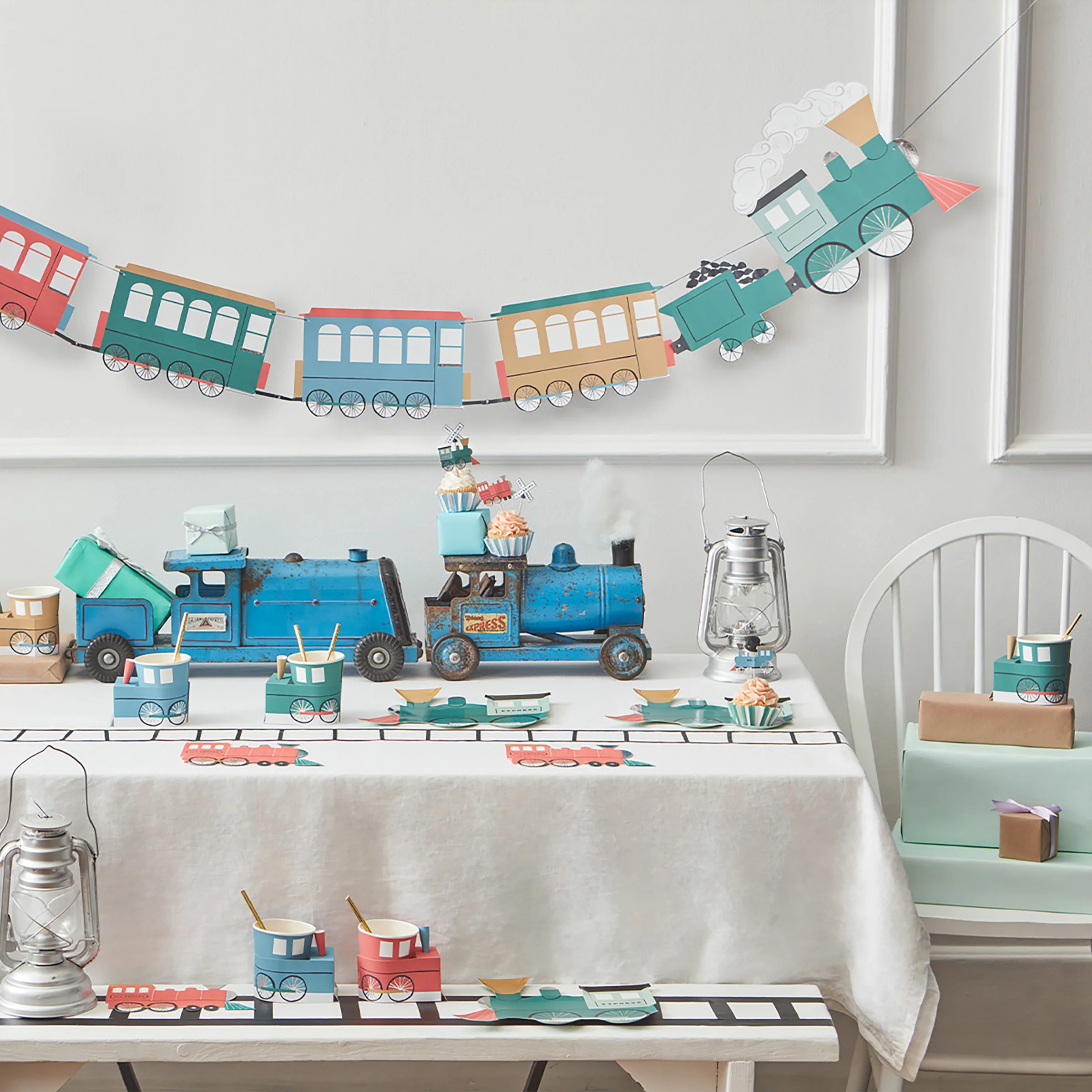 Train Napkins (x 16) - Image 3