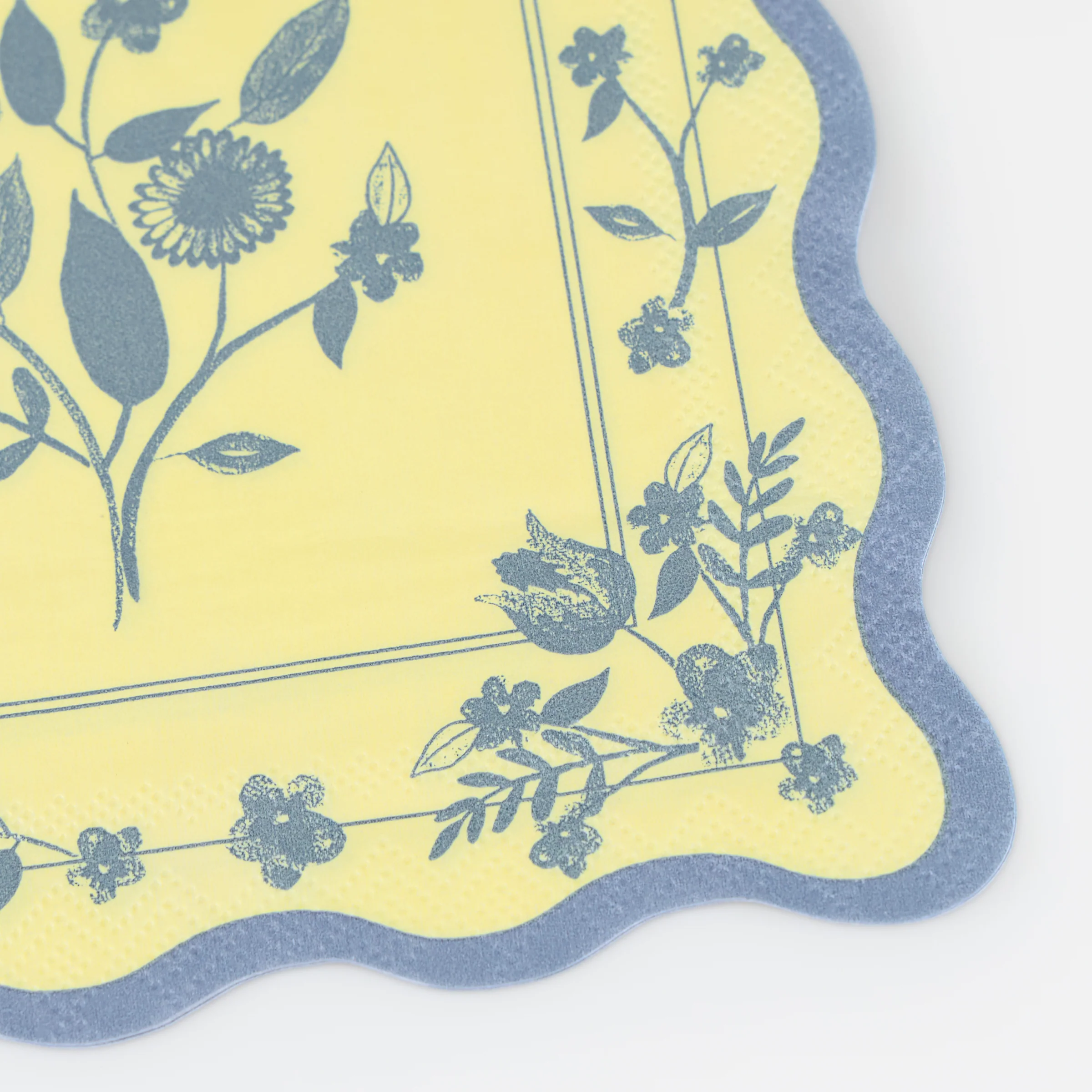 Vintage Botanical Small Napkins (x 16) - Image 2